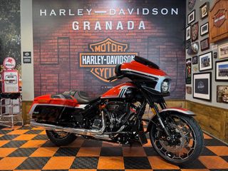 HARLEY-DAVIDSON STREET GLIDE CVO 121