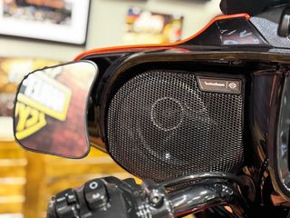 HARLEY-DAVIDSON STREET GLIDE CVO 121