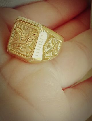 Anillo laminado en oro de 18k. Talla 23