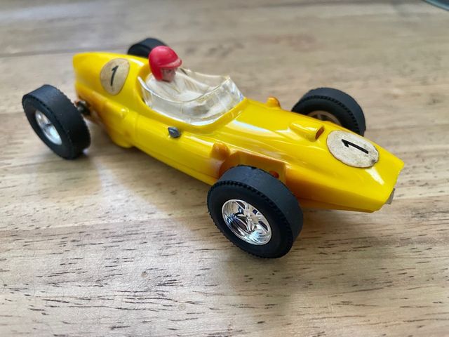 SCALEXTRIC COOPER GUÍA FIJA AMARILLO LIMÓN