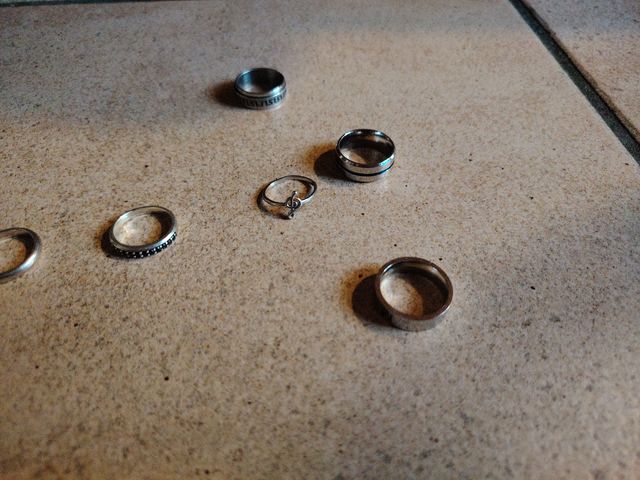 Anelli acciaio nuovi