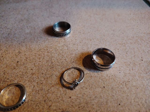 Anelli acciaio nuovi