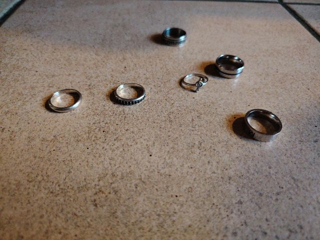 Anelli acciaio nuovi