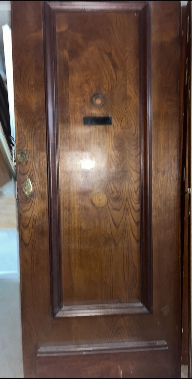 Puerta de exterior de madera