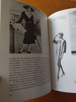 Breve historia del traje y la moda (Ensayos Arte Catedra / Essays Catedra Art) (Spanish Edition)