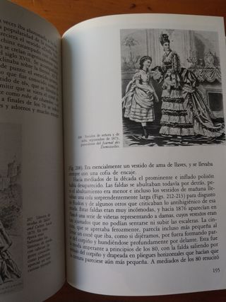 Breve historia del traje y la moda (Ensayos Arte Catedra / Essays Catedra Art) (Spanish Edition)