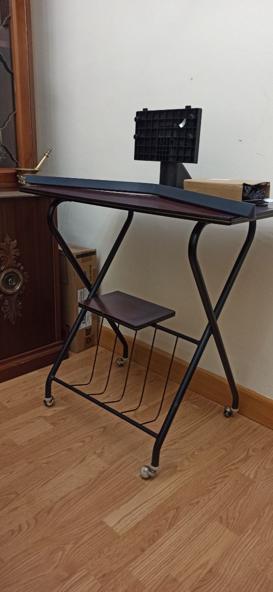 Mesa de televisión vintage