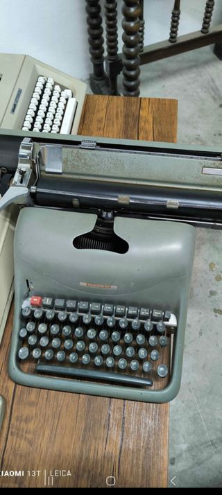 Maquina de escribir Olivetti Lexicon 80