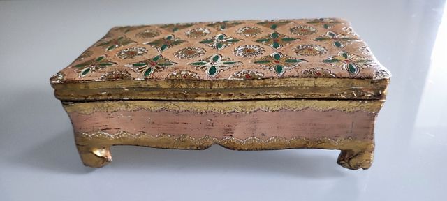 Scatola portagioie in legno 