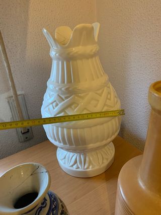 3 jarrones porcelana antiguos todos 5