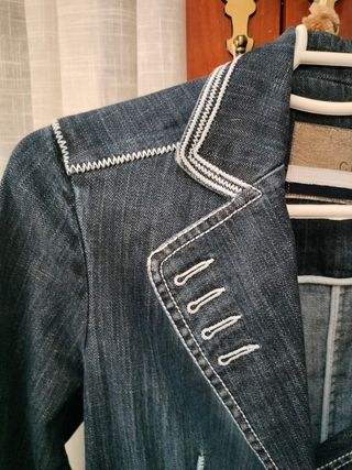Chaqueta vaquera  de mujer 