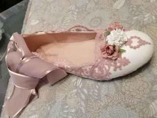 Zapatos Comunión a juego con su vestido.