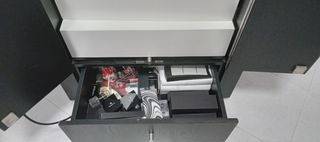 MOSTRADOR EXPOSITOR con luz y cerradura.