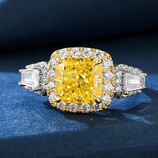 Anillo de diamante amarillo
