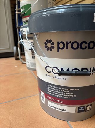 Bote pintura NUEVO de 15L Blanco grisaceo 