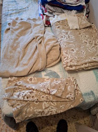 Somier, colchon y ropa de cama 90