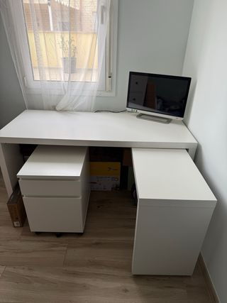 Escritorio malm como nuevo