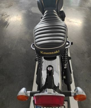 KAWASAKI W 800 2016 edición especial en negro.