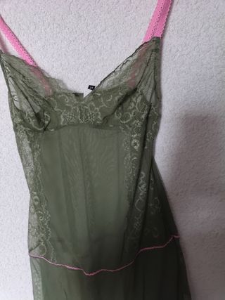 Conjunto de mujer , camisón y bragas