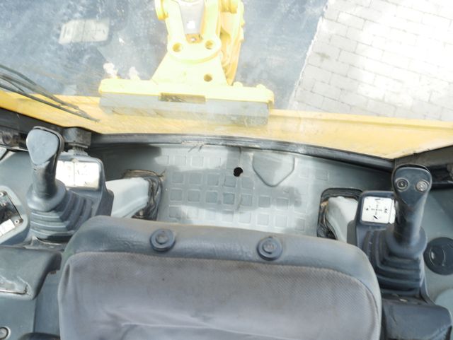 RETROEXCAVADORA KOMATSU WB97R