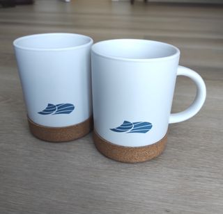 Set di 2 tazze ceramica base in sughero, onde mare