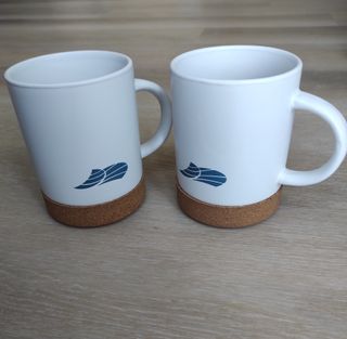 Set di 2 tazze ceramica base in sughero, onde mare