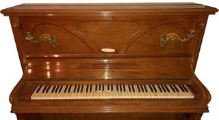 ANTIGUO PIANO DE PARED R. MARISTANY DE 1910.