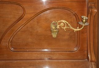 ANTIGUO PIANO DE PARED R. MARISTANY DE 1910.