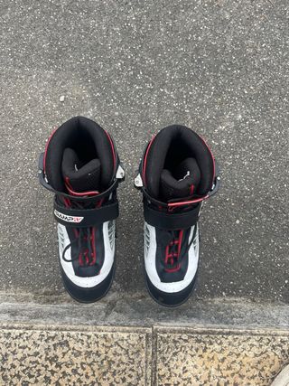 Botas saltarines TRAMPit