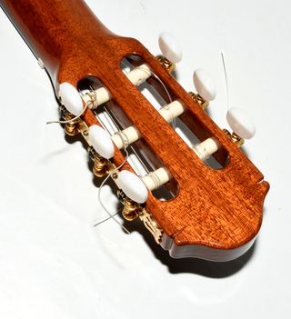 GUITARRA ELECTROACUSTICA RAIMUNDO MOD 130