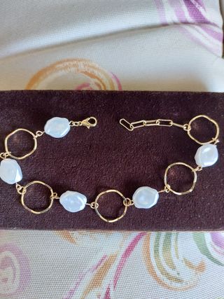 Pulsera baño oro y perlas. Nueva.