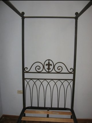 CAMA DE DOSEL DE FORJA