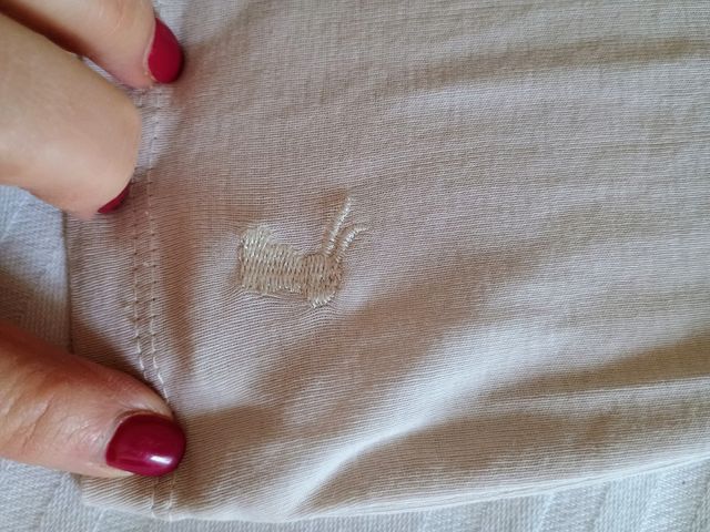 Maglia con scollo a V beige