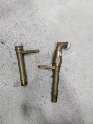 Grifos agua fontanería 