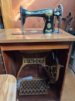 Maquina de coser Singer