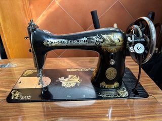 Maquina de coser Singer