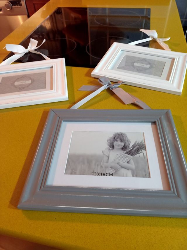 Marcos de foto para paredes en imitación a madera