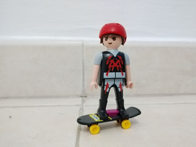 Playmobil skater