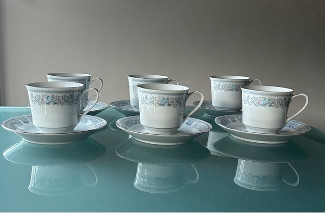 Juego de 6 tazas con sus 6 platos