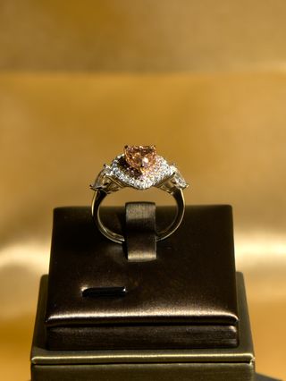 Anillo de Diamante Rosa