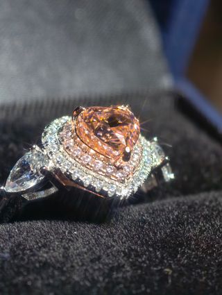 Anillo de Diamante Rosa