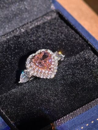 Anillo de Diamante Rosa