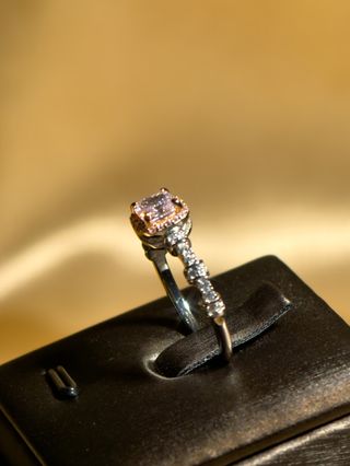 Anillo de Diamante Rosa