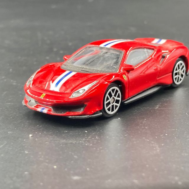 1/64 Ferrari 488 Pista