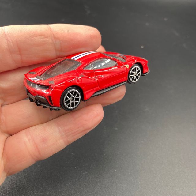 1/64 Ferrari 488 Pista