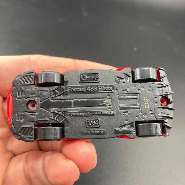 1/64 Ferrari 488 Pista