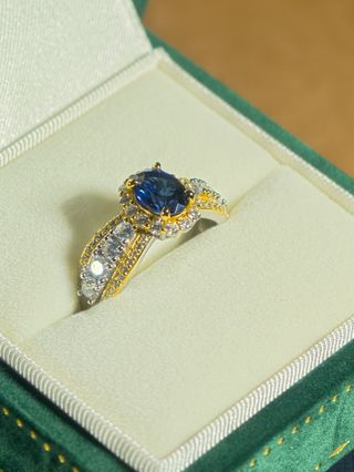 Anillo de Diamante azul 