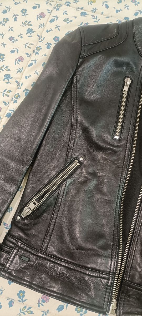 Chaqueta piel negra