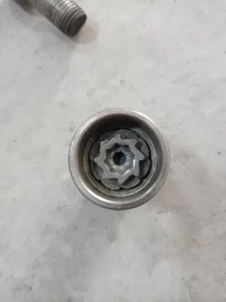 Tornillos Rueda Volkswagen antirrobo