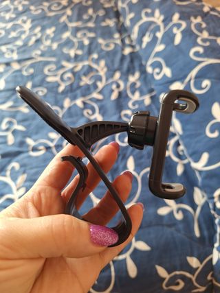 Supporto per smartphone per auto